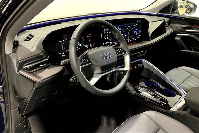 Used 2025 Audi Q5 Premium w/ Convenience Package image 12