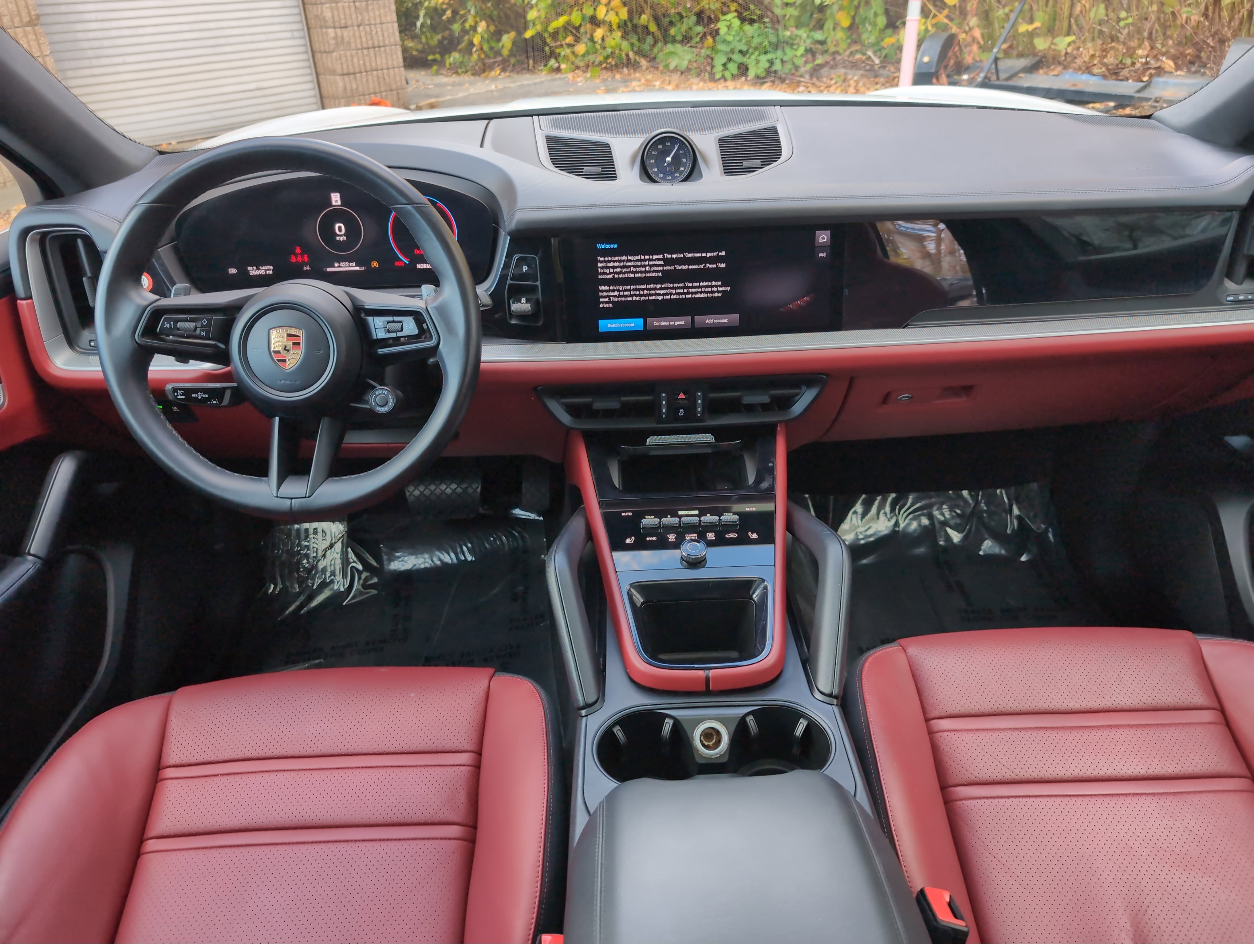 Used 2024 Porsche Cayenne Coupe image 18