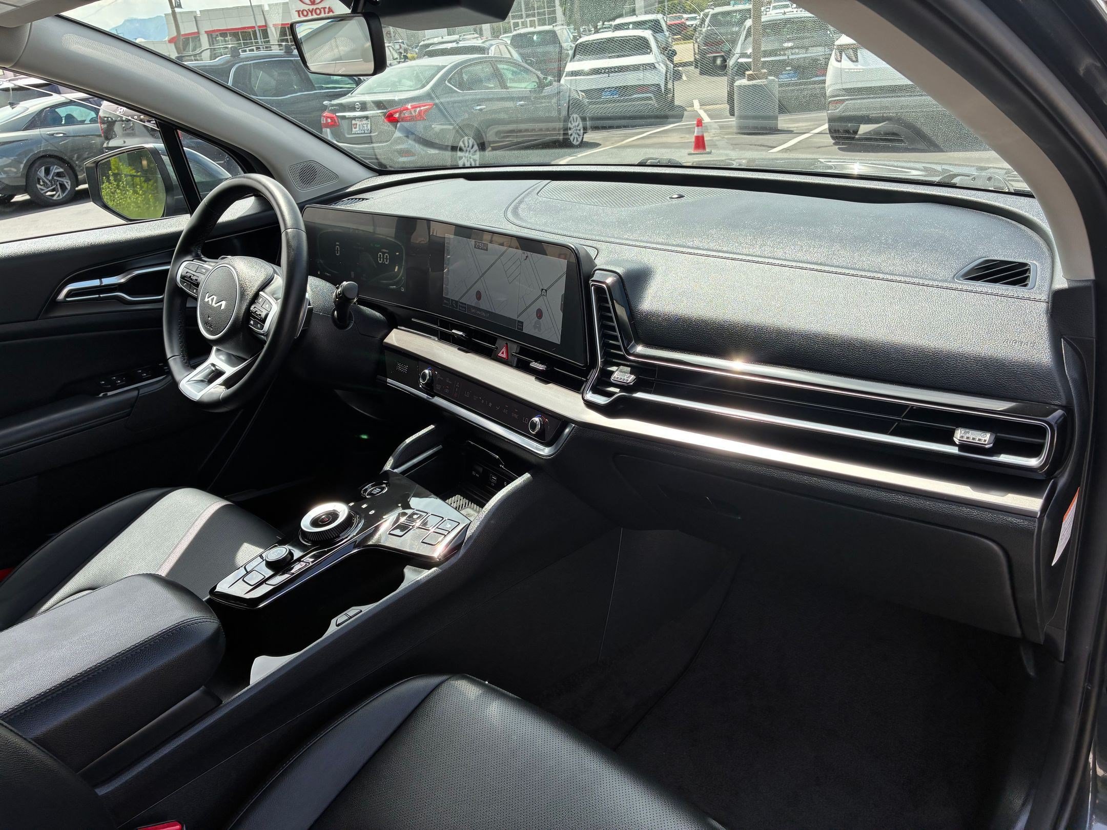Used 2025 Kia Sportage EX AWD/4WD image 32