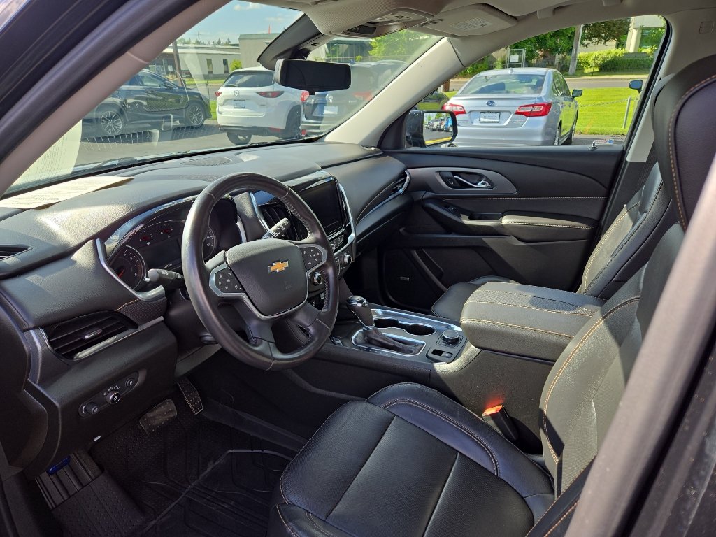 Used 2020 Chevrolet Traverse Premier w/ Redline Edition AWD/4WD image 12