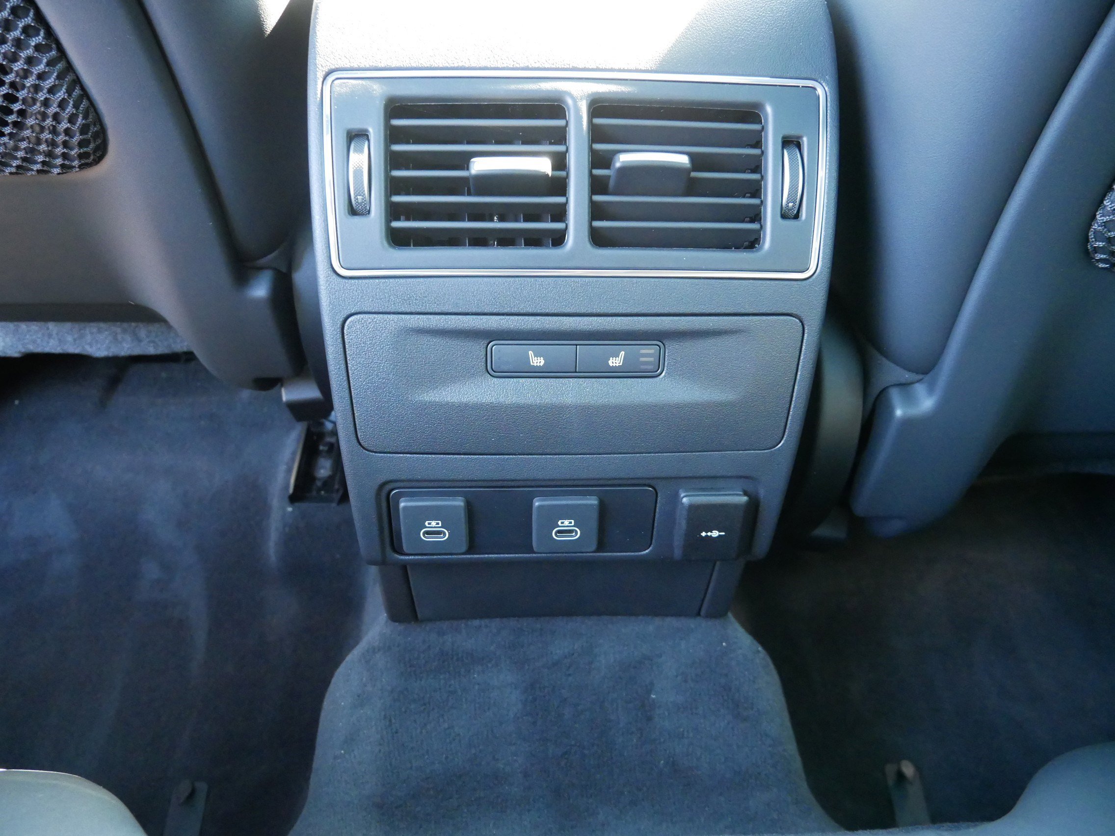 New 2026 Jaguar F-PACE R-Dynamic S image 7