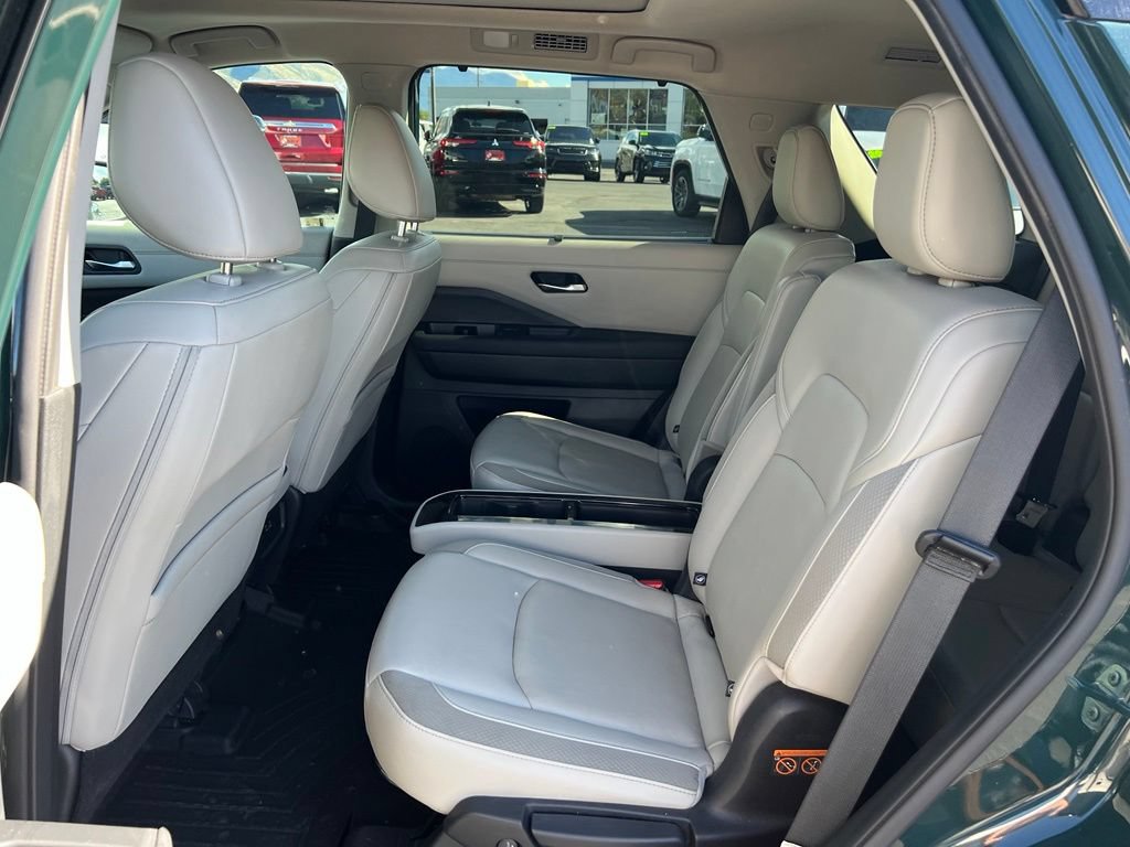 Used 2023 Nissan Pathfinder SL w/ SL Premium Package FWD image 24