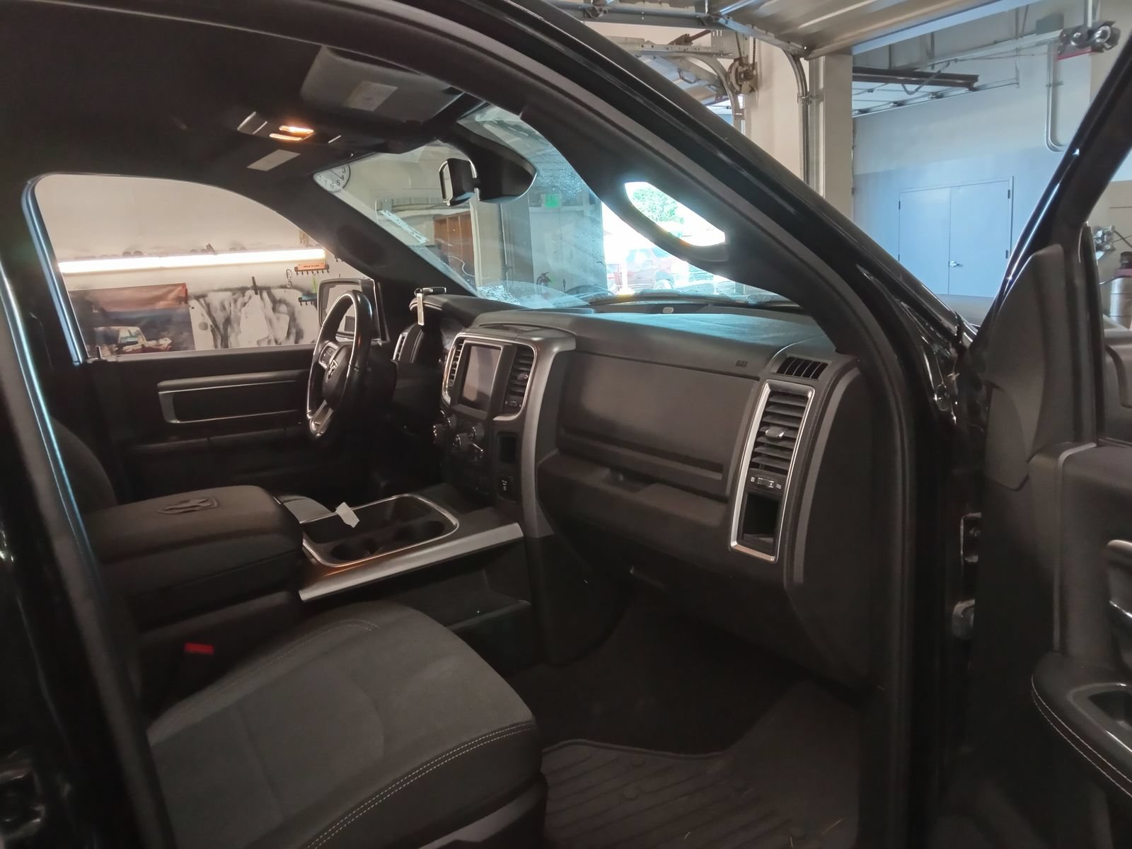 Used 2022 RAM 1500 Warlock AWD/4WD image 13