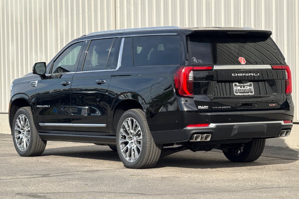 New 2026 GMC Yukon XL Denali w/ Denali Reserve Package RWD image 9