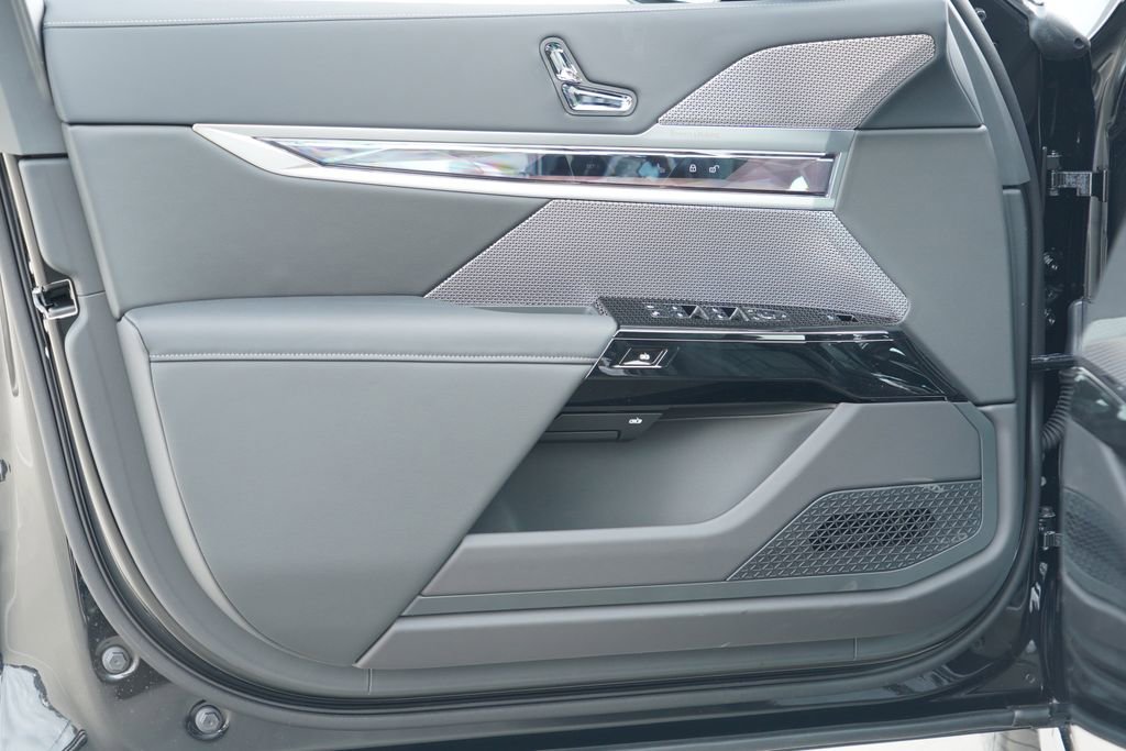 New 2026 BMW i7 xDrive60 AWD/4WD image 9
