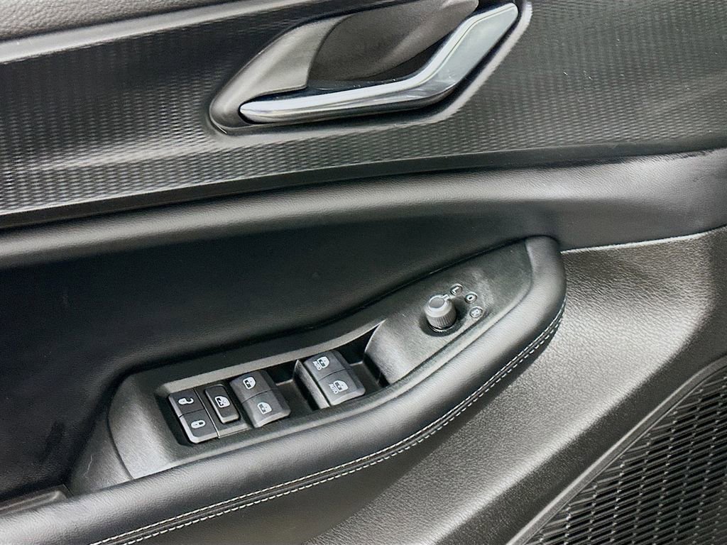 Certified 2025 Jeep Grand Cherokee L Laredo w/ Trailer Tow Package image 22