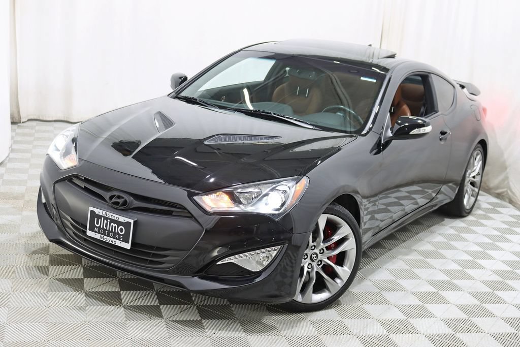 Used 2016 Hyundai Genesis Coupe 3.8 RWD image 5