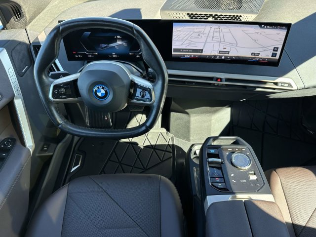 Used 2024 BMW iX xDrive50 w/ Premium Package AWD/4WD image 18