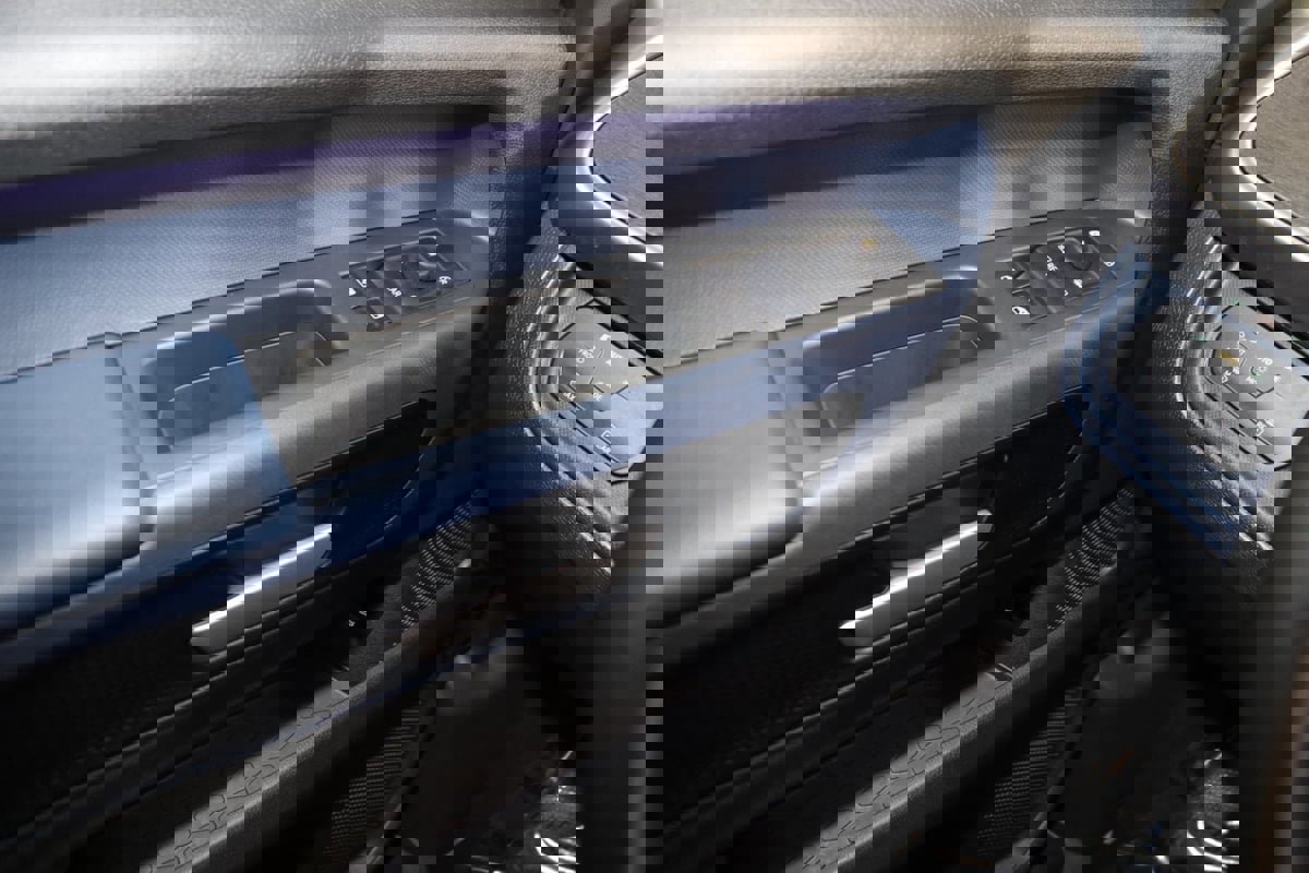 Used 2025 Volkswagen ID. Buzz Pro S image 31