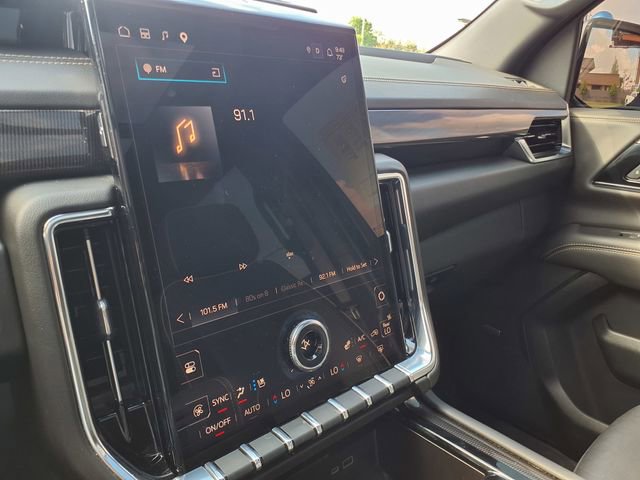 Used 2025 GMC Yukon Elevation w/ Technology Package AWD/4WD image 31