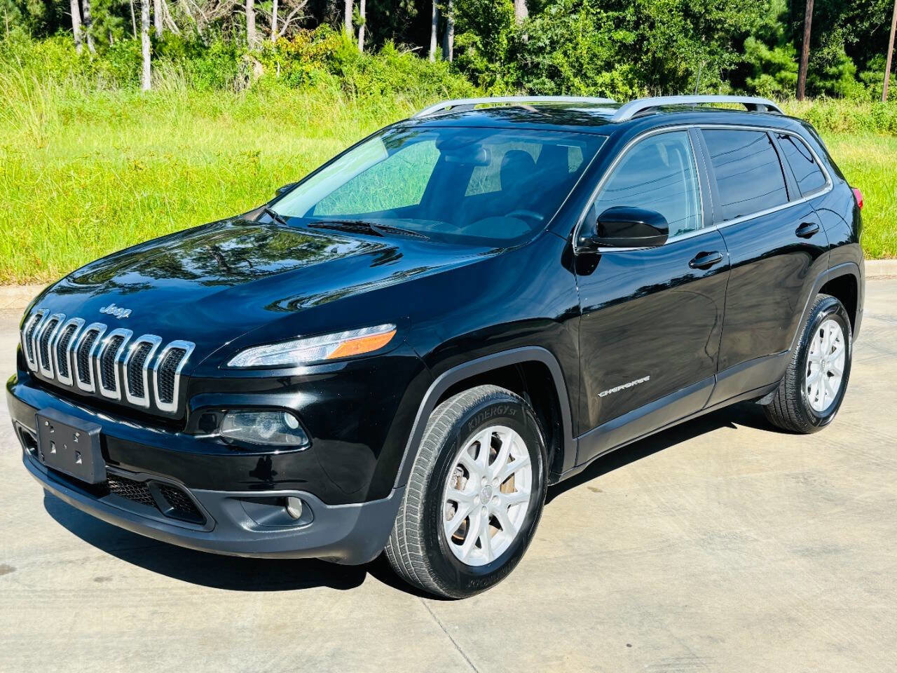 Used 2018 Jeep Cherokee Latitude Plus w/ Cold Weather Group