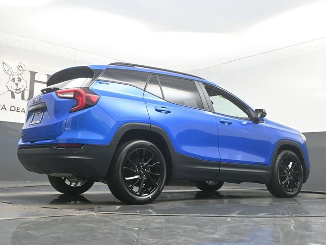 Used 2024 GMC Terrain SLE w/ Driver Convenience Package image 31