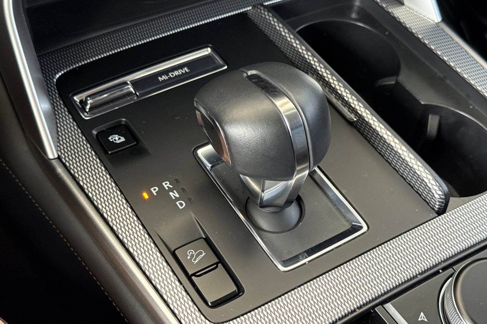 Certified 2025 MAZDA CX-70 Plug-In Hybrid w/ Premium Pkg image 23