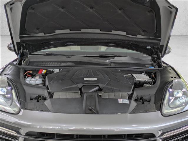 Used 2021 Porsche Cayenne image 28