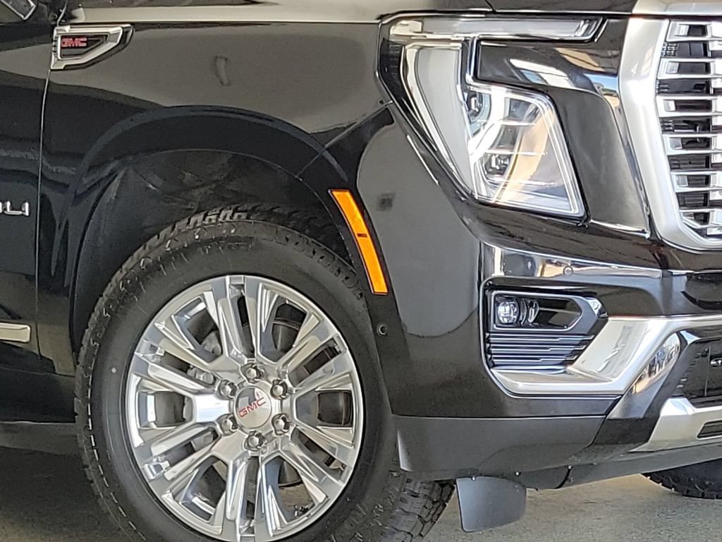 Certified 2025 GMC Yukon Denali AWD/4WD image 2