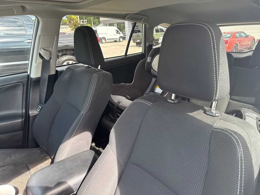 Used 2018 Toyota RAV4 XLE FWD image 3