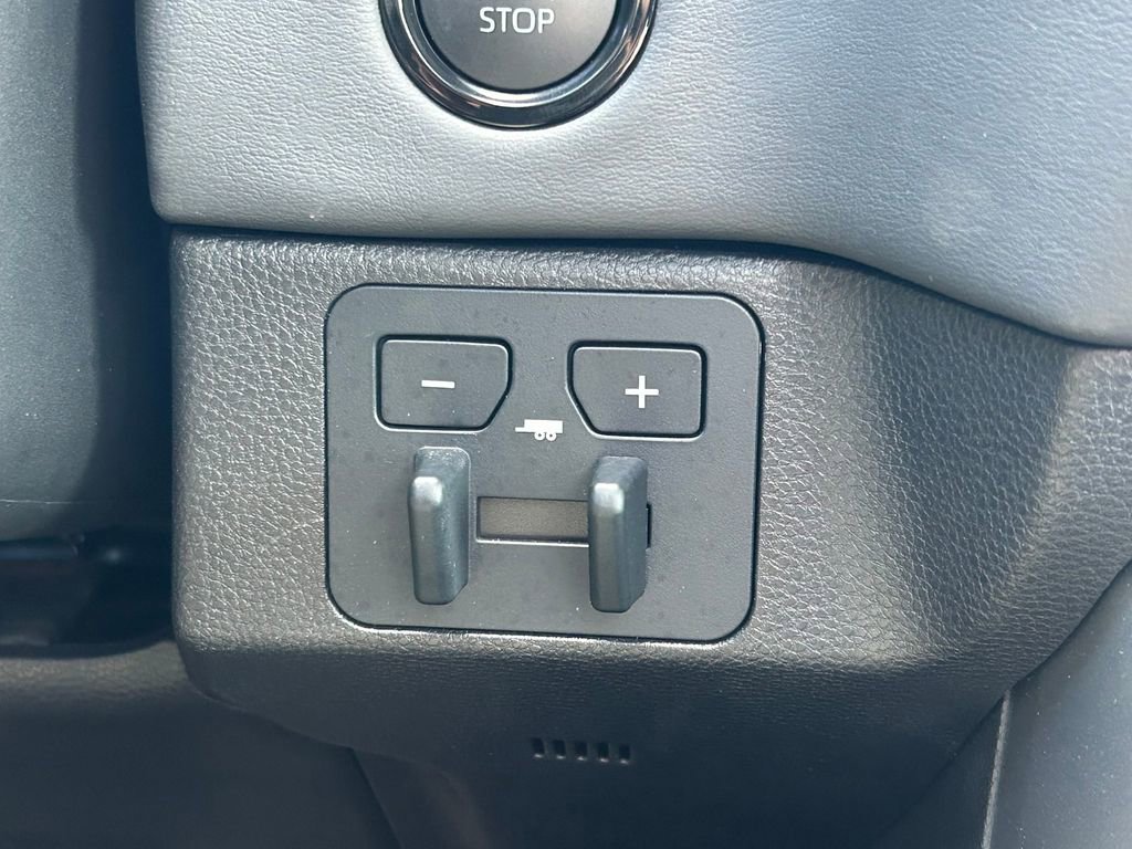 Used 2025 Toyota Tundra Platinum image 39