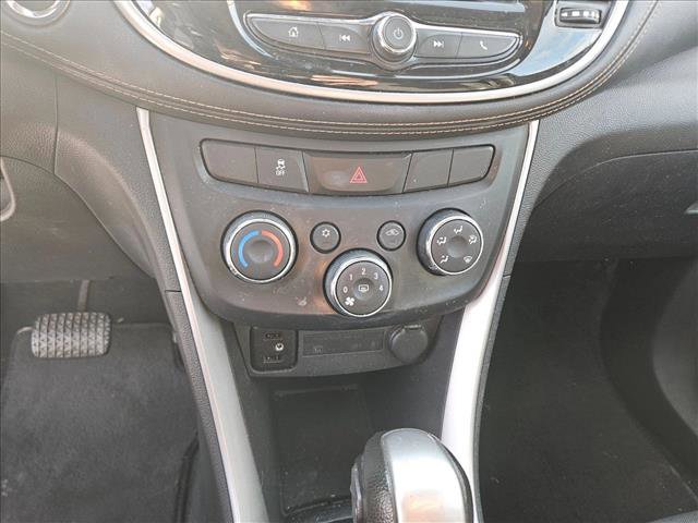 Used 2018 Chevrolet Trax LT w/ LT Convenience Package image 13