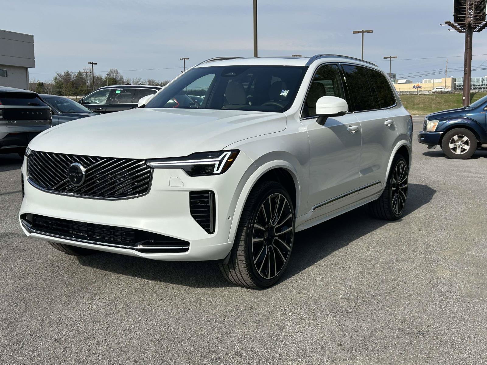 New 2026 Volvo XC90 B6 Plus AWD/4WD image 7