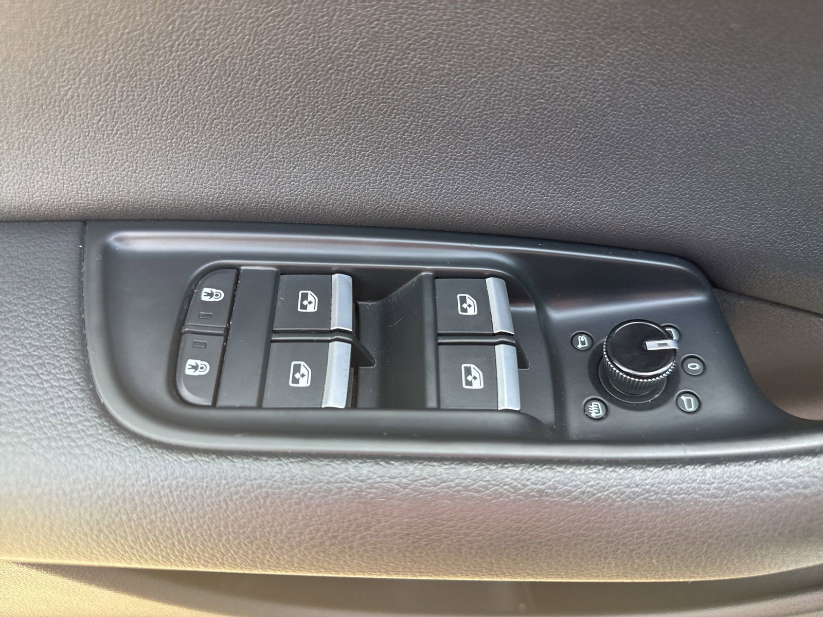Used 2019 Audi Q8 Premium w/ Convenience Package AWD/4WD image 13