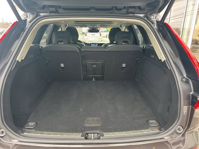 Certified 2025 Volvo XC60 B5 Plus w/ Climate Package image 11