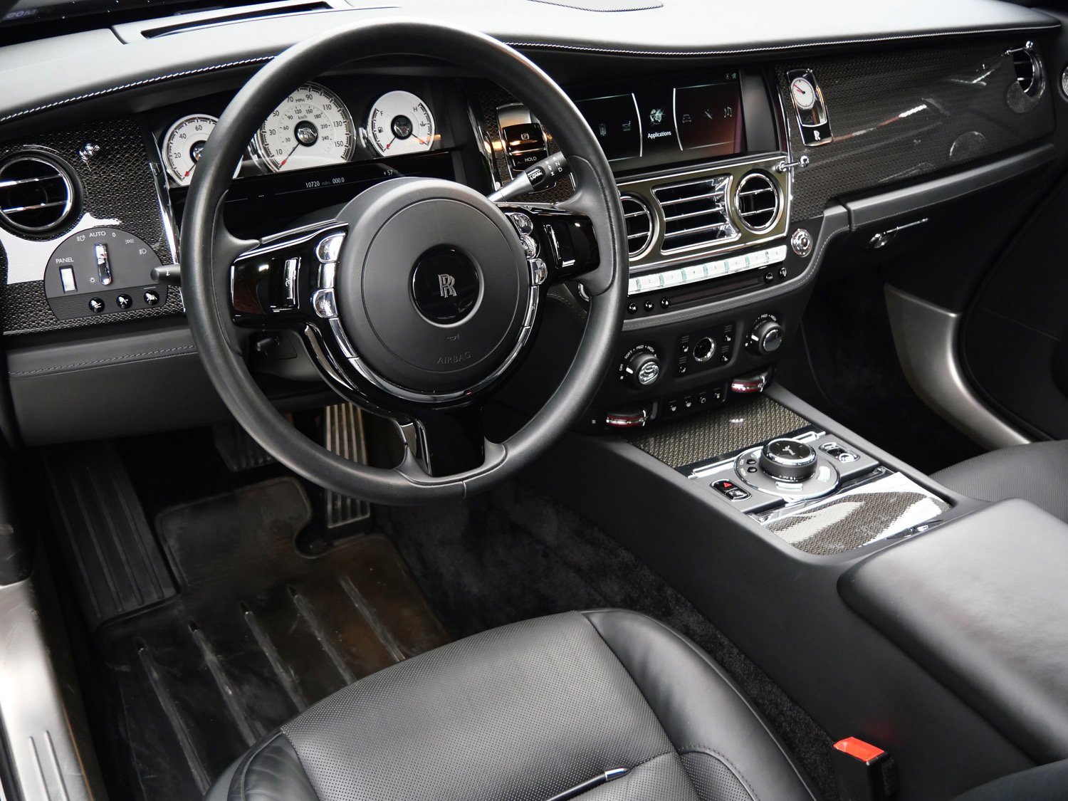 Used 2020 Rolls-Royce Dawn image 29