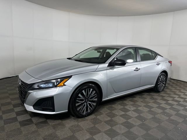 Used 2024 Nissan Altima 2.5 SV image 7