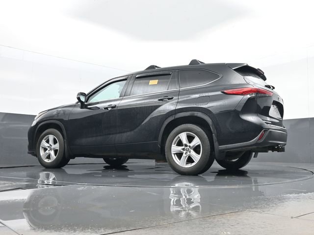 Used 2020 Toyota Highlander LE image 25