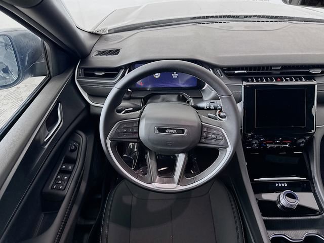 New 2025 Jeep Grand Cherokee L Laredo image 21