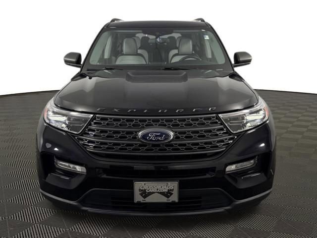 Used 2021 Ford Explorer XLT w/ Equipment Group 202A AWD/4WD image 2