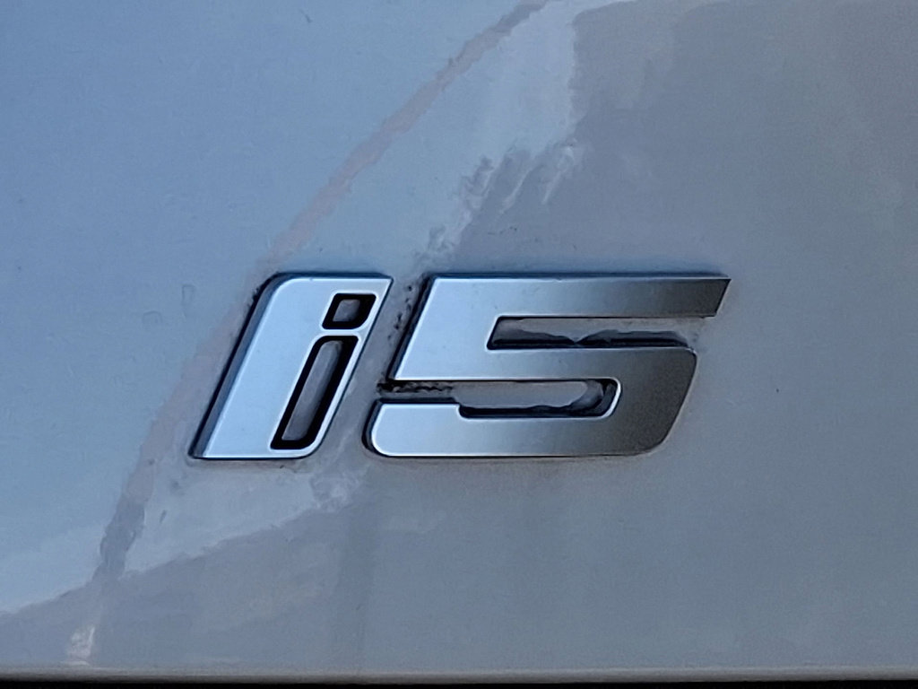 Used 2025 BMW i5 xDrive40 w/ Premium Package image 19