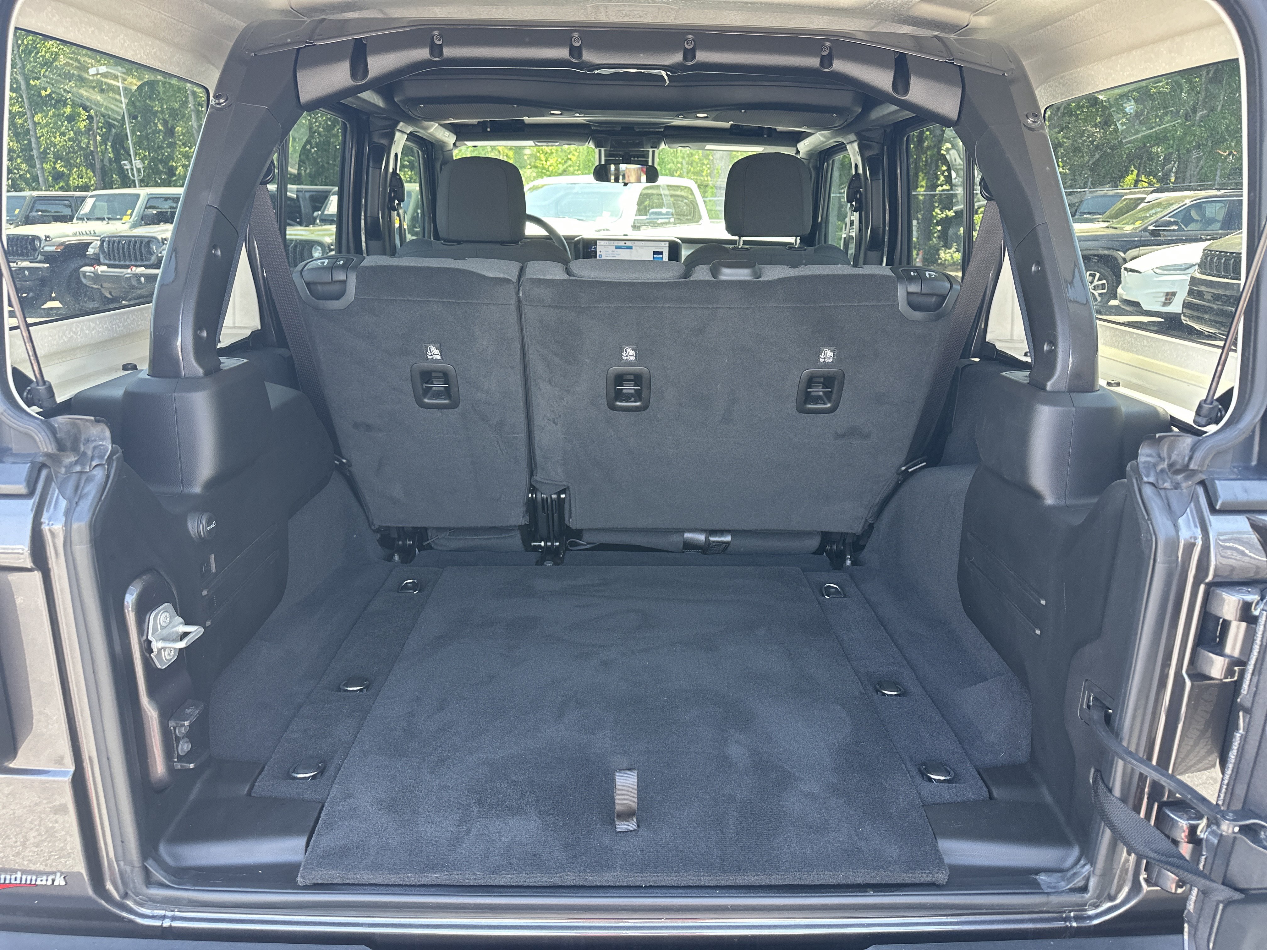 Used 2024 Jeep Wrangler Unlimited Sport AWD/4WD image 21