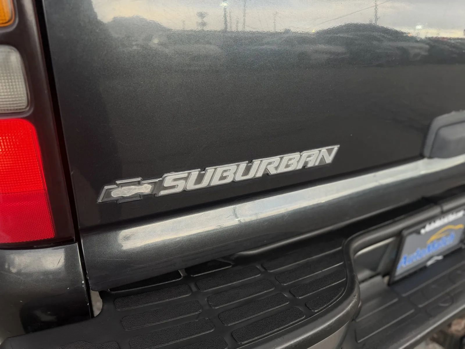 Used 2006 Chevrolet Suburban LS w/ Smart Select Package image 34