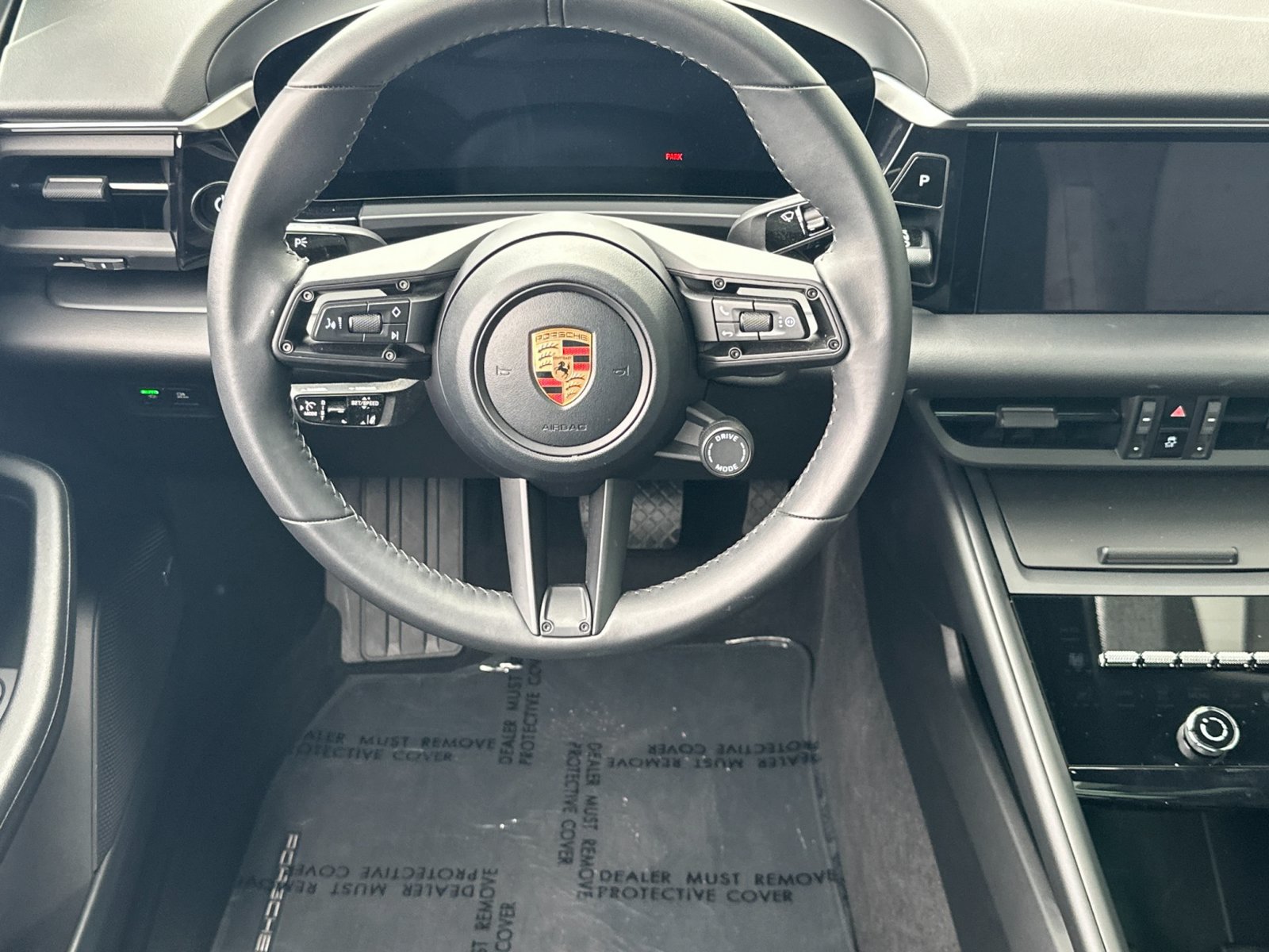 Used 2025 Porsche Macan Electric RWD image 22