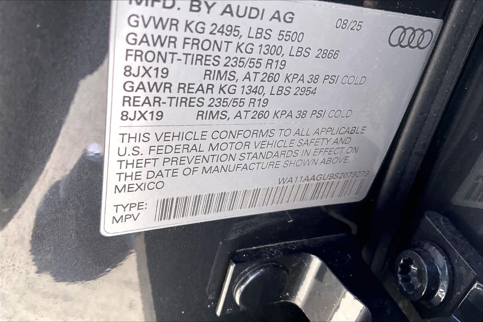 Used 2025 Audi Q5 Premium w/ Convenience Package image 34