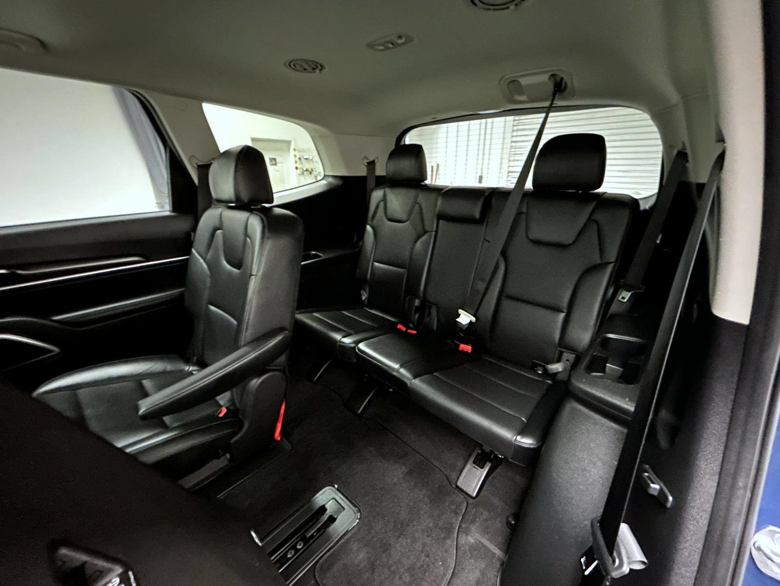 Used 2025 Kia Telluride S AWD/4WD image 19