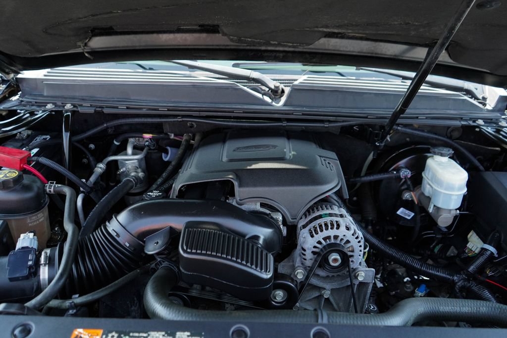 Used 2013 Chevrolet Avalanche LTZ RWD image 15