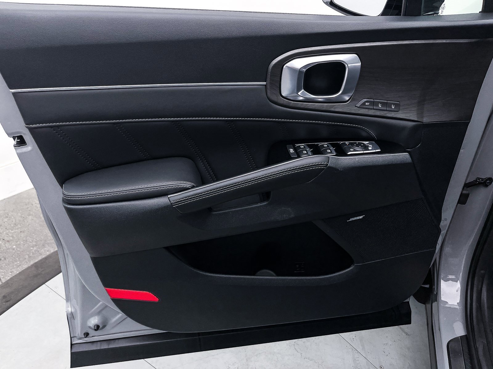 Used 2025 Kia Sorento SX Prestige image 17