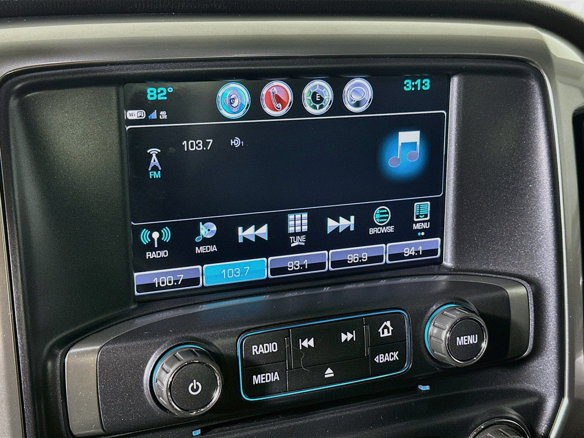 Used 2018 Chevrolet Silverado 1500 LT w/ All Star Edition AWD/4WD image 14