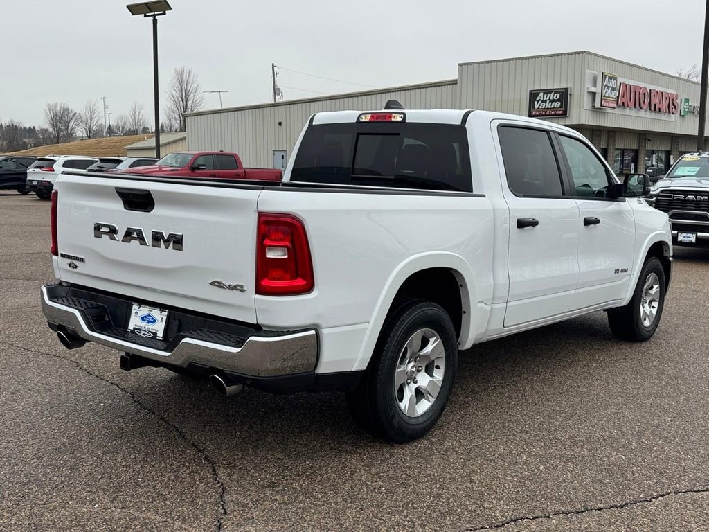 Used 2025 RAM 1500 Big Horn AWD/4WD image 4