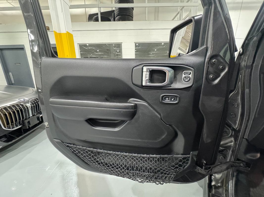 Used 2021 Jeep Wrangler Unlimited Rubicon image 32