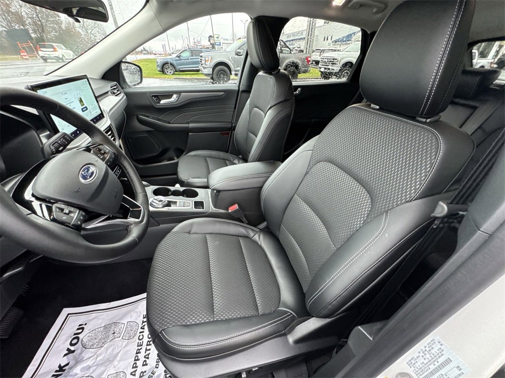 New 2026 Ford Escape SE image 11