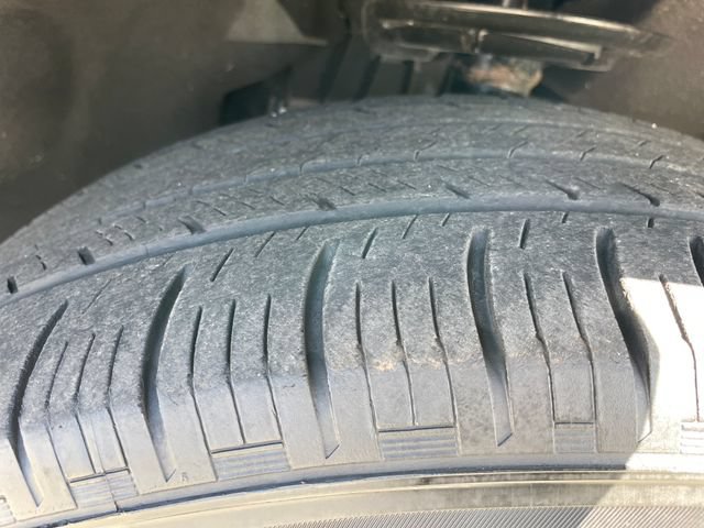 Used 2023 Ford Explorer XLT w/ Equipment Group 202A AWD/4WD image 30