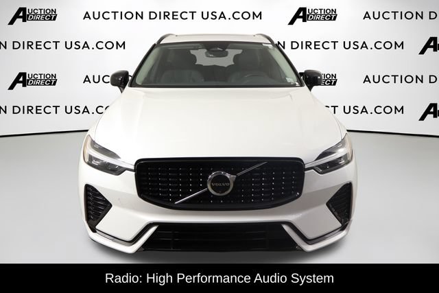 Used 2024 Volvo XC60 B5 Plus AWD/4WD image 2