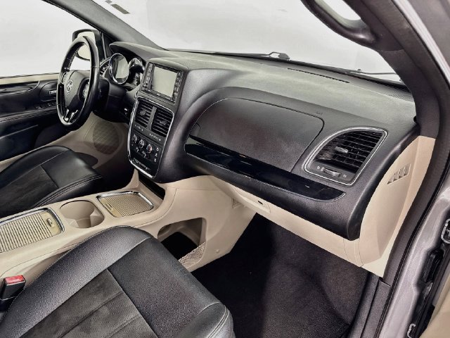 Used 2020 Dodge Grand Caravan SXT FWD image 28