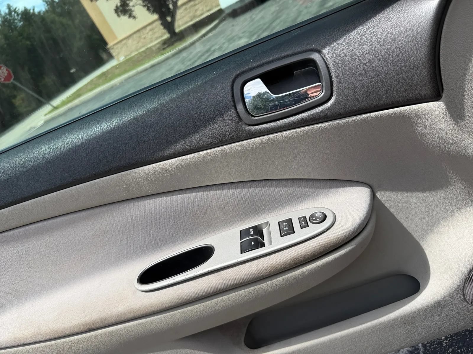 Used 2010 Chevrolet Cobalt LT FWD image 17