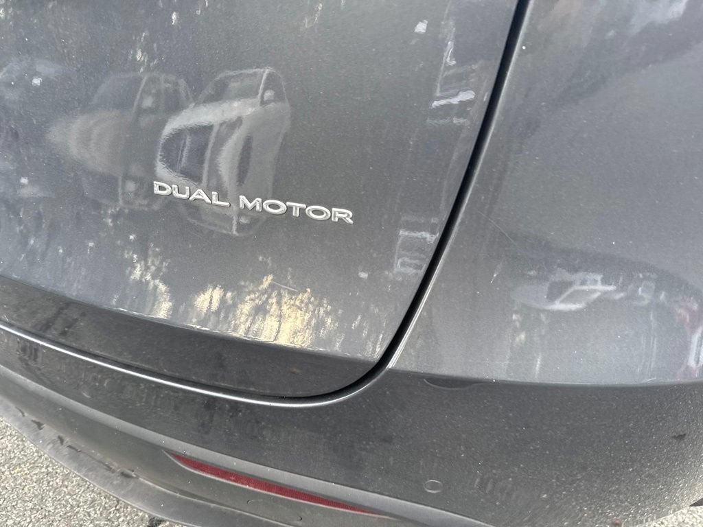Used 2022 Tesla Model Y Long Range AWD/4WD image 7