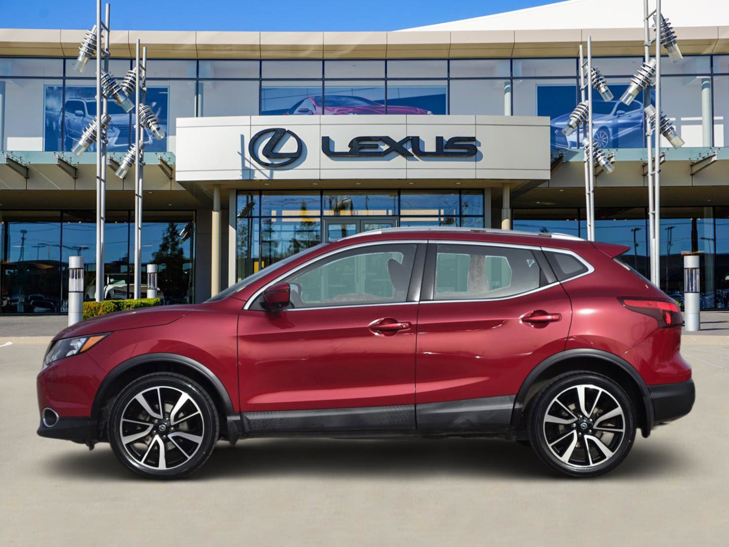 Used 2018 Nissan Rogue Sport SL w/ SL Premium Package image 3