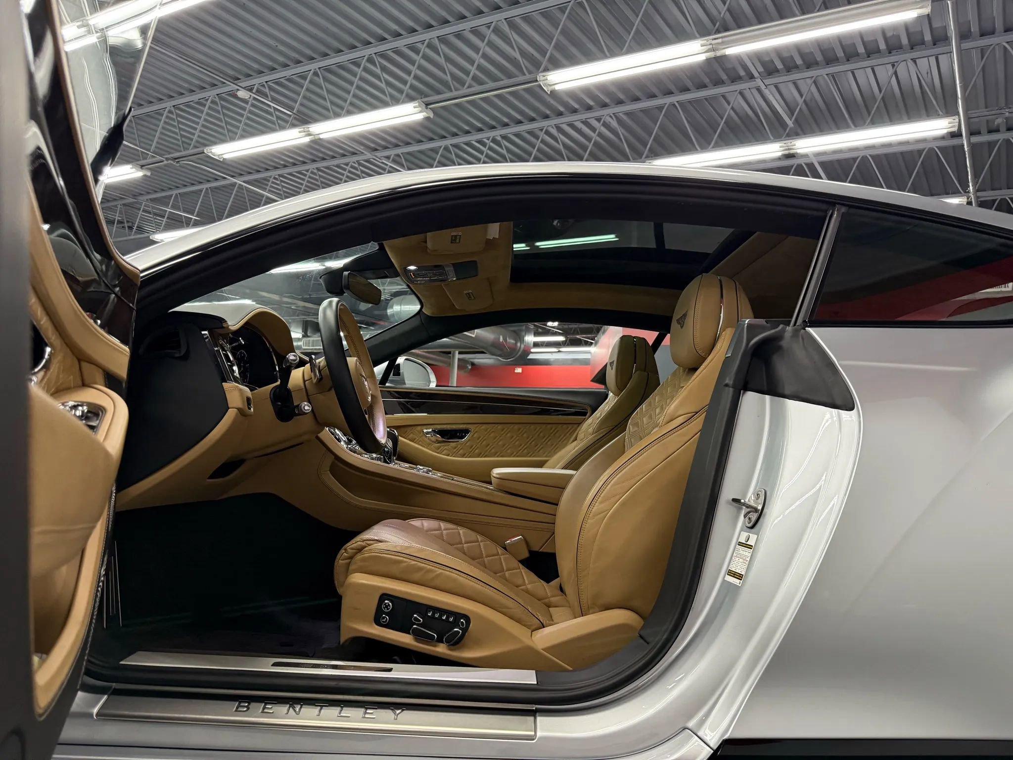 Used 2022 Bentley Continental GT image 39