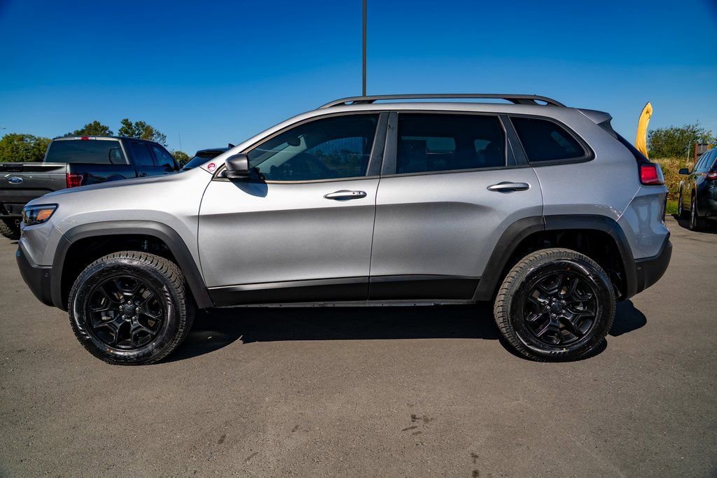 Used 2019 Jeep Cherokee Trailhawk AWD/4WD image 9